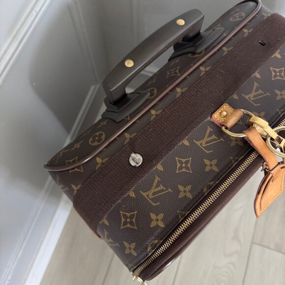 Louis Vuitton MONOGRAM CANVAS Pegase 55 - Picture 9 of 13